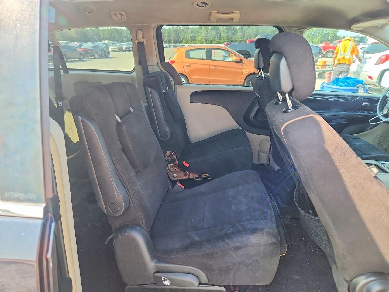 2011 CHRYSLER TOWN & COUNTRY TOURING — Фото 11 из 13