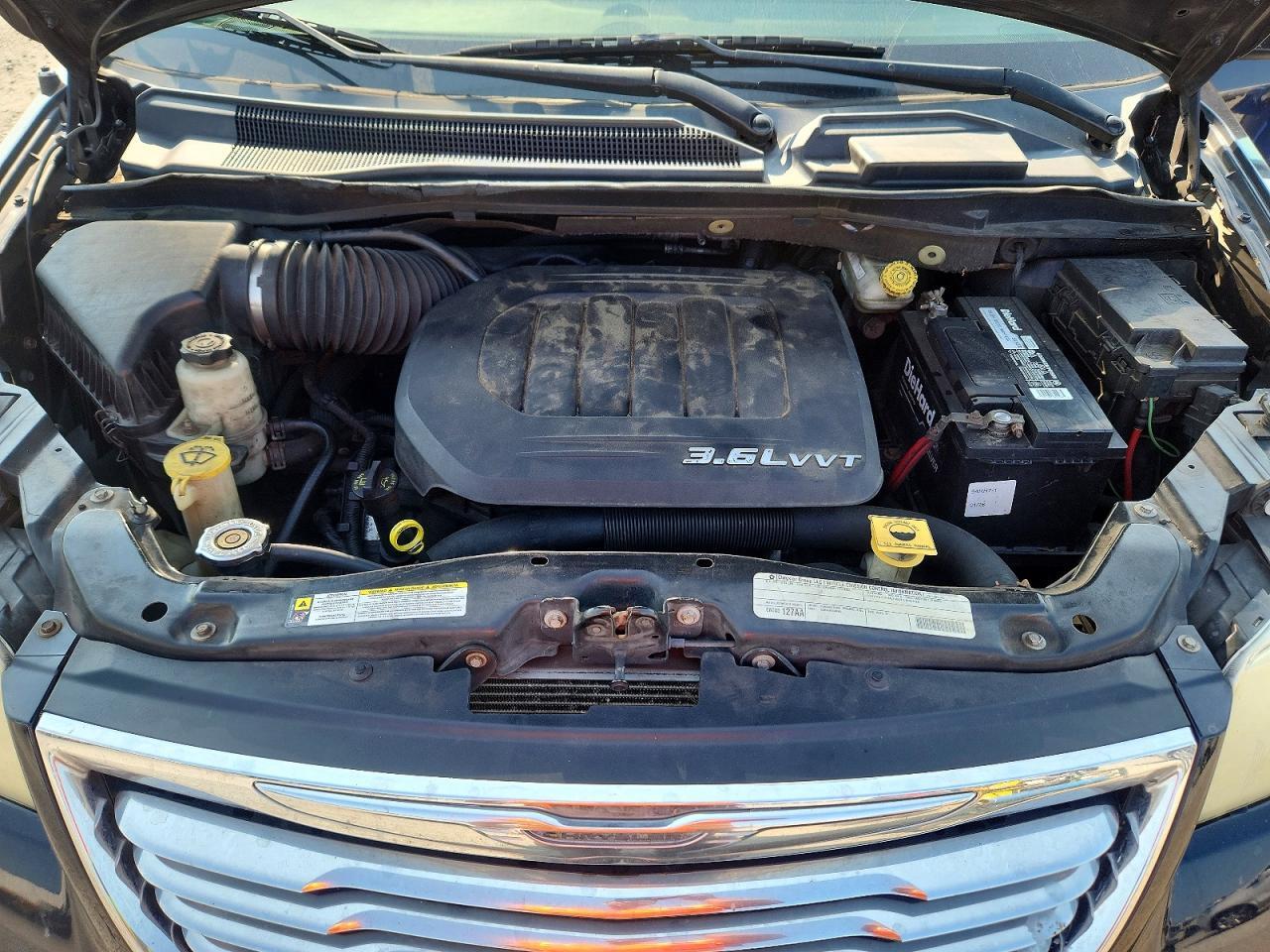 2011 CHRYSLER TOWN & COUNTRY TOURING — Фото 12 из 13