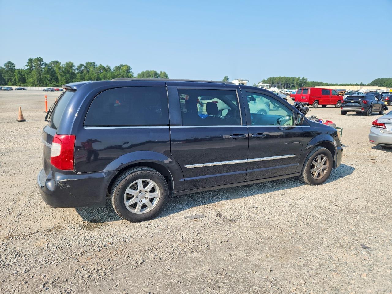 2011 CHRYSLER TOWN & COUNTRY TOURING — Фото 3 из 13