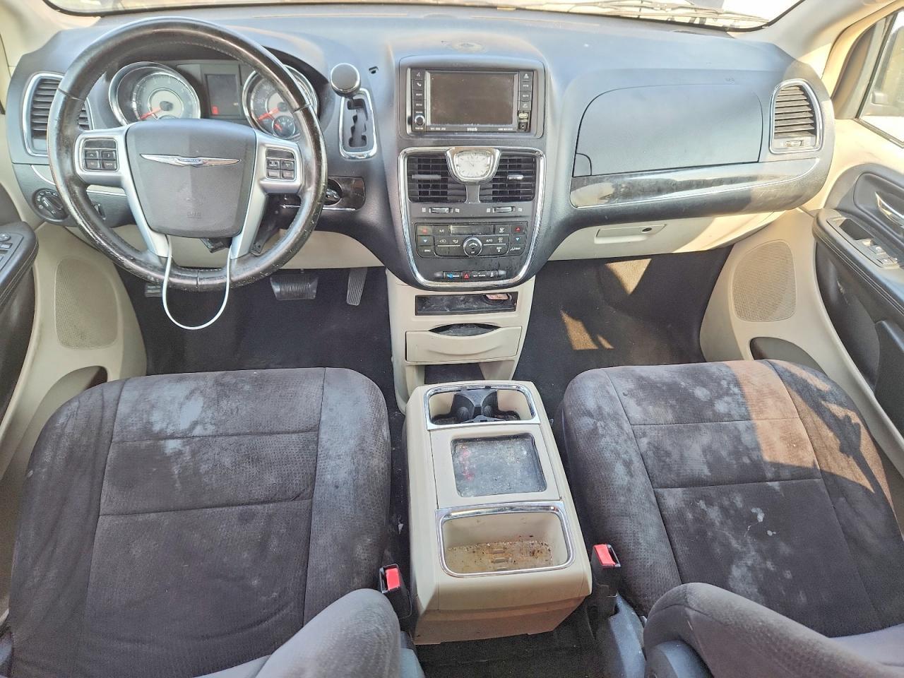 2011 CHRYSLER TOWN & COUNTRY TOURING — Фото 8 из 13