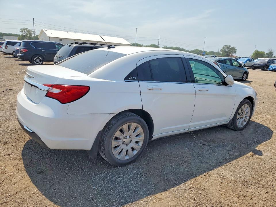 1C3BC4FB2BN560449 2011 CHRYSLER 200 photo no. 3