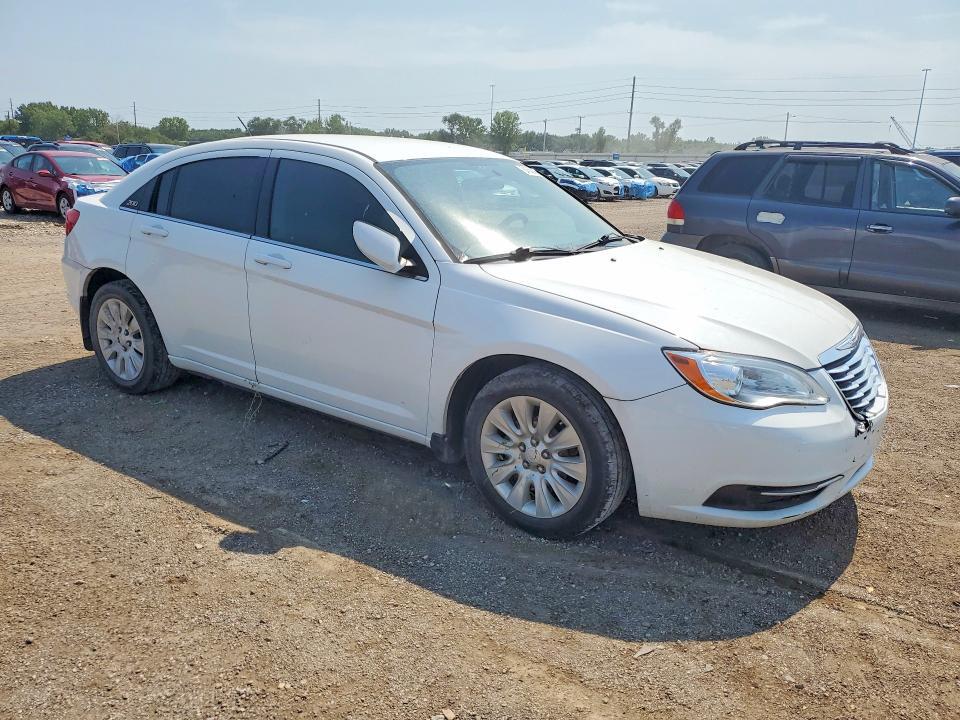 1C3BC4FB2BN560449 2011 CHRYSLER 200 photo no. 4