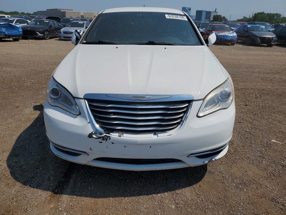 1C3BC4FB2BN560449 2011 CHRYSLER 200 photo no. 5