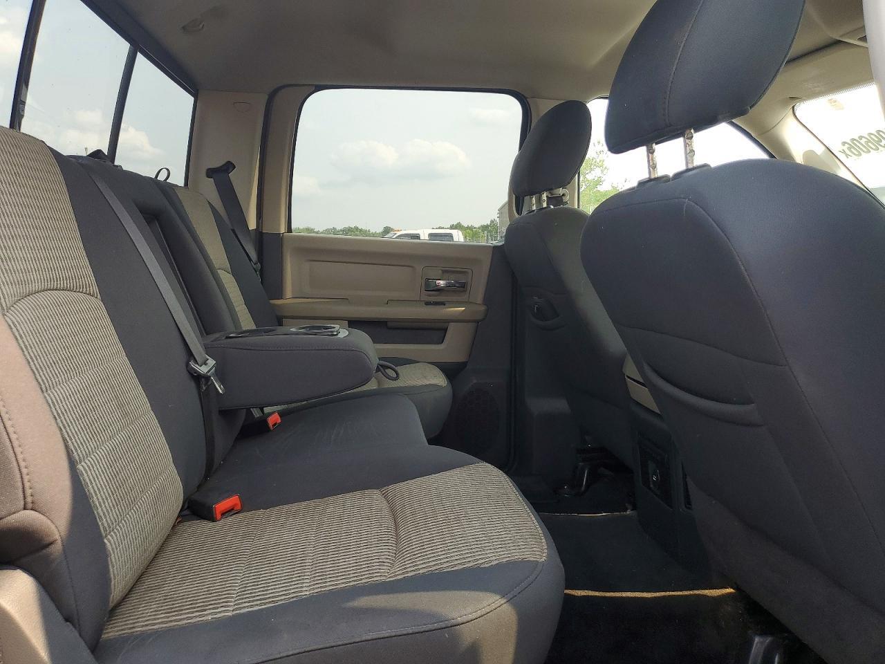 2011 DODGE RAM 1500 — Фото 10 из 12