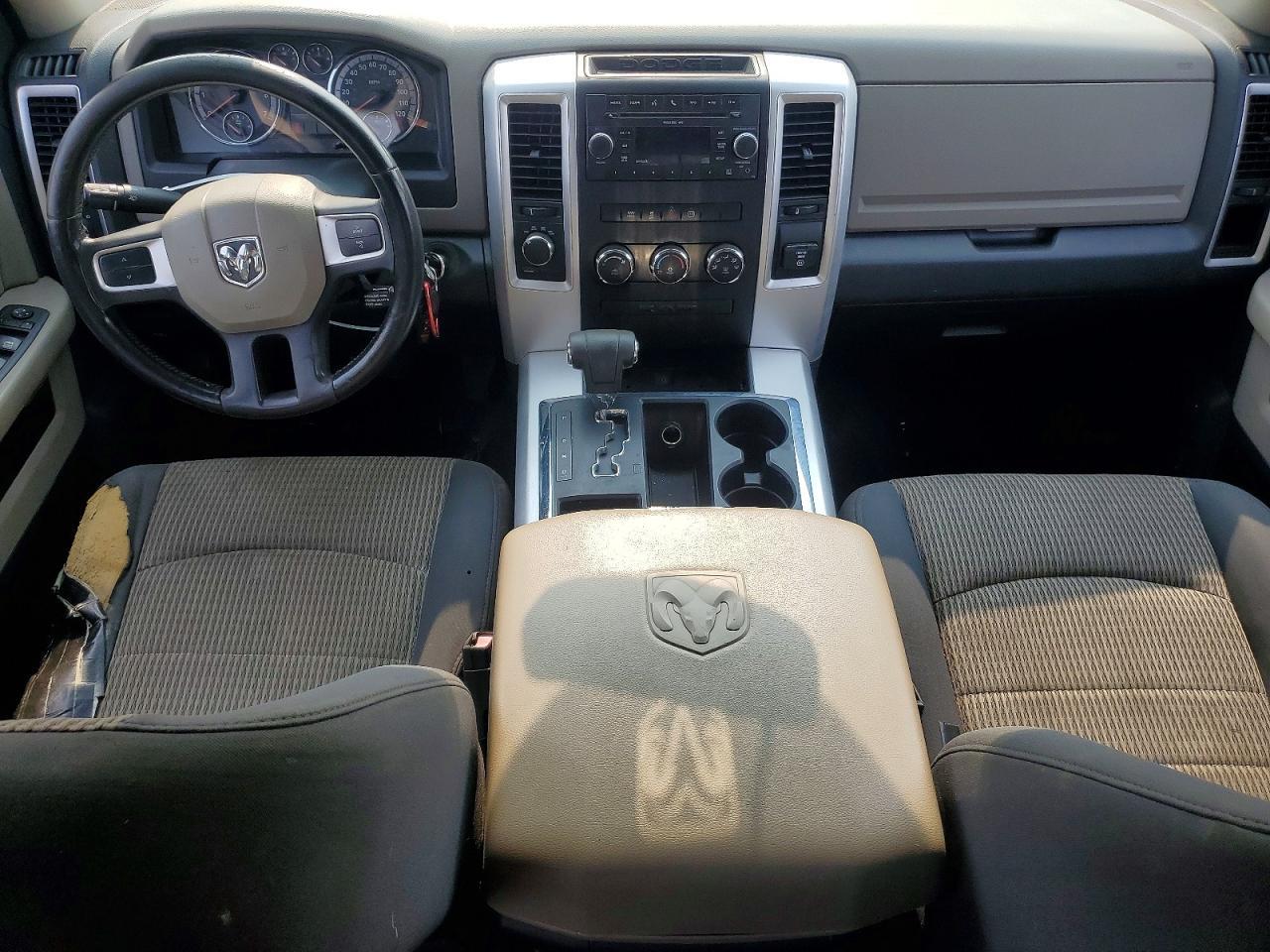 2011 DODGE RAM 1500 — Фото 8 из 12