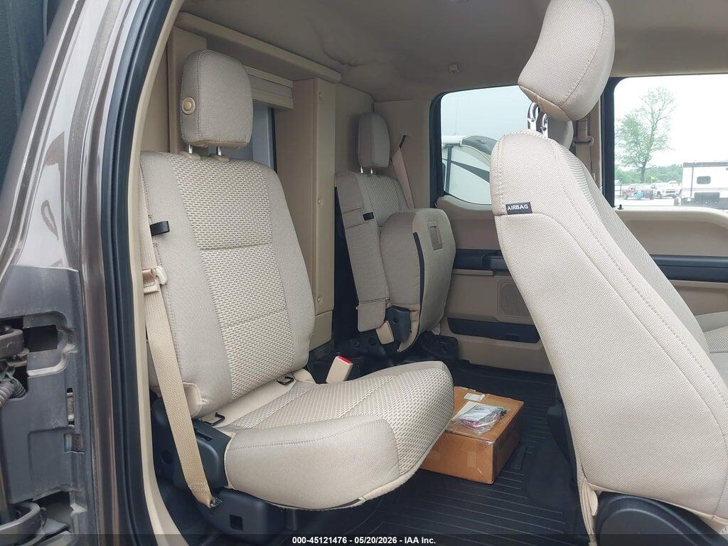 1FD0X5HT6HEC11219 2017 FORD F-550 CHASSIS photo no. 8