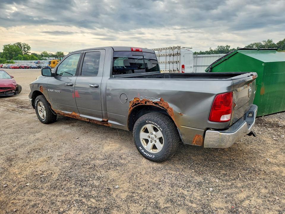 2011 DODGE RAM 1500 SLT — Фото 2 из 12