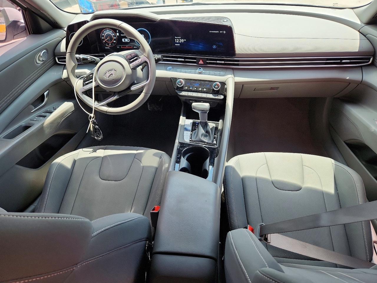 2025 HYUNDAI ELANTRA SEL — Фото 8 из 12