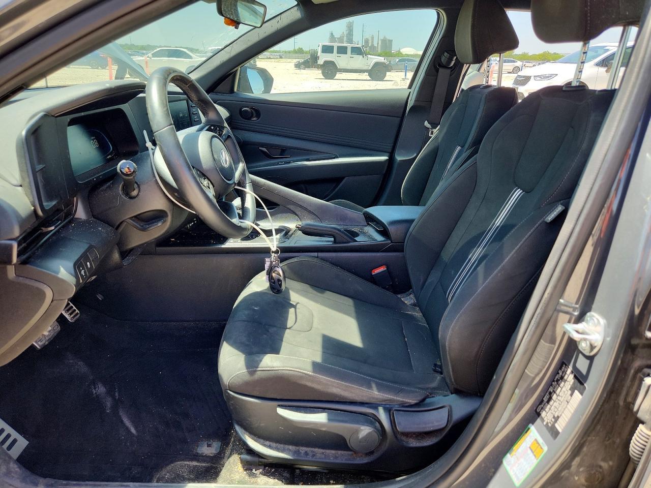 2025 HYUNDAI ELANTRA SEL SPORT — Фото 7 из 12