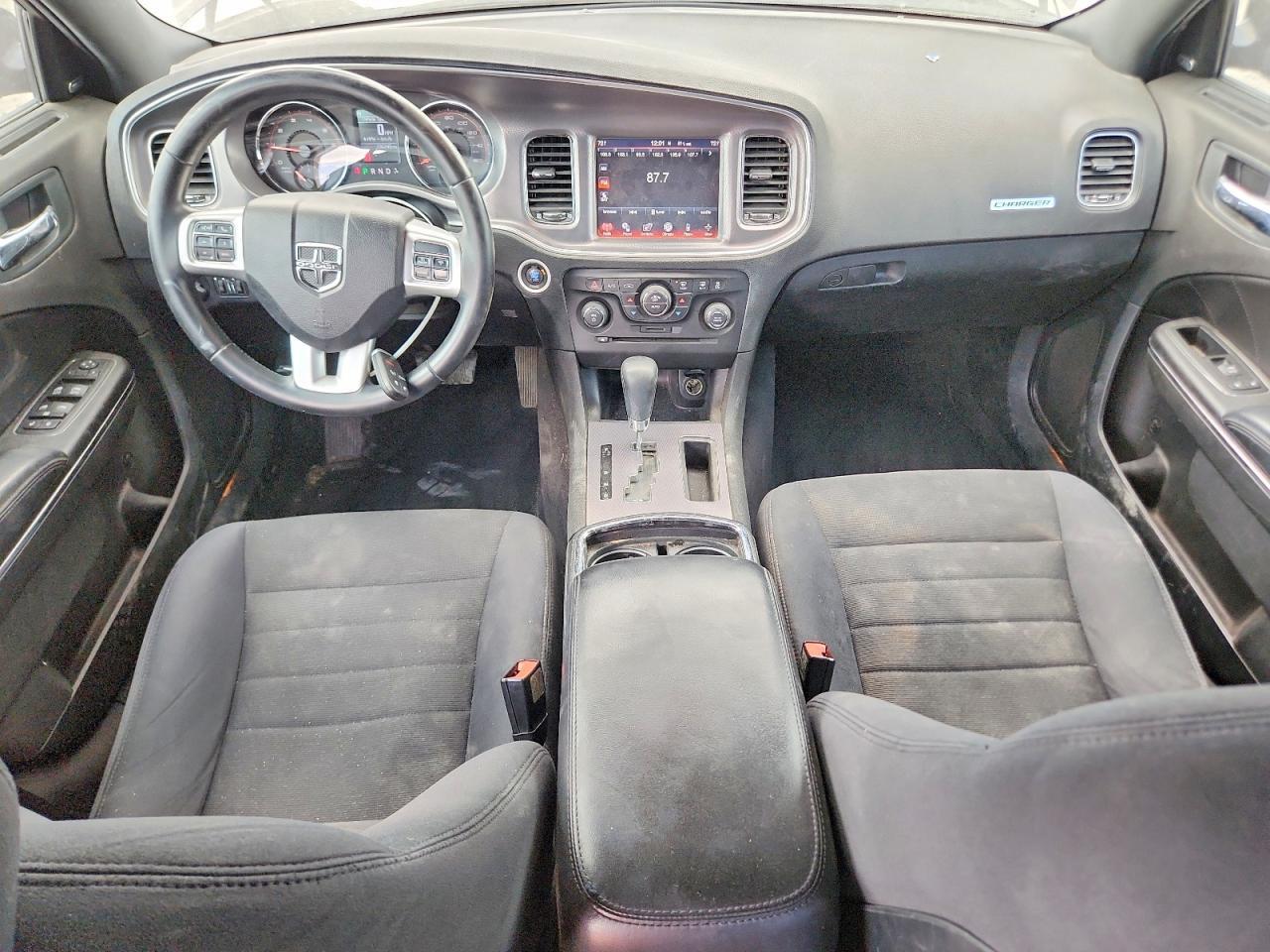 2011 DODGE CHARGER R — Фото 8 из 12