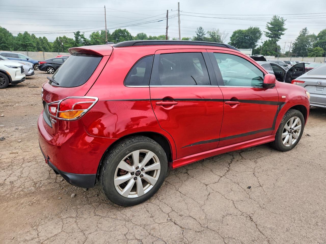2013 MITSUBISHI OUTLANDER SPORT SE — Фото 3 из 13