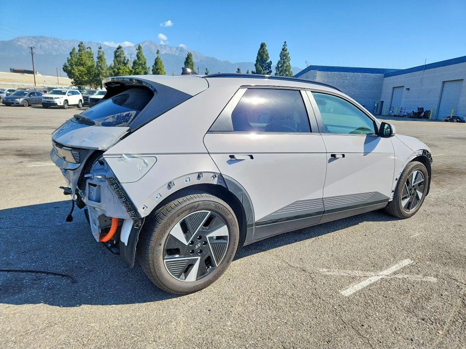 2025 HYUNDAI IONIQ 5 SEL — Фото 3 из 15