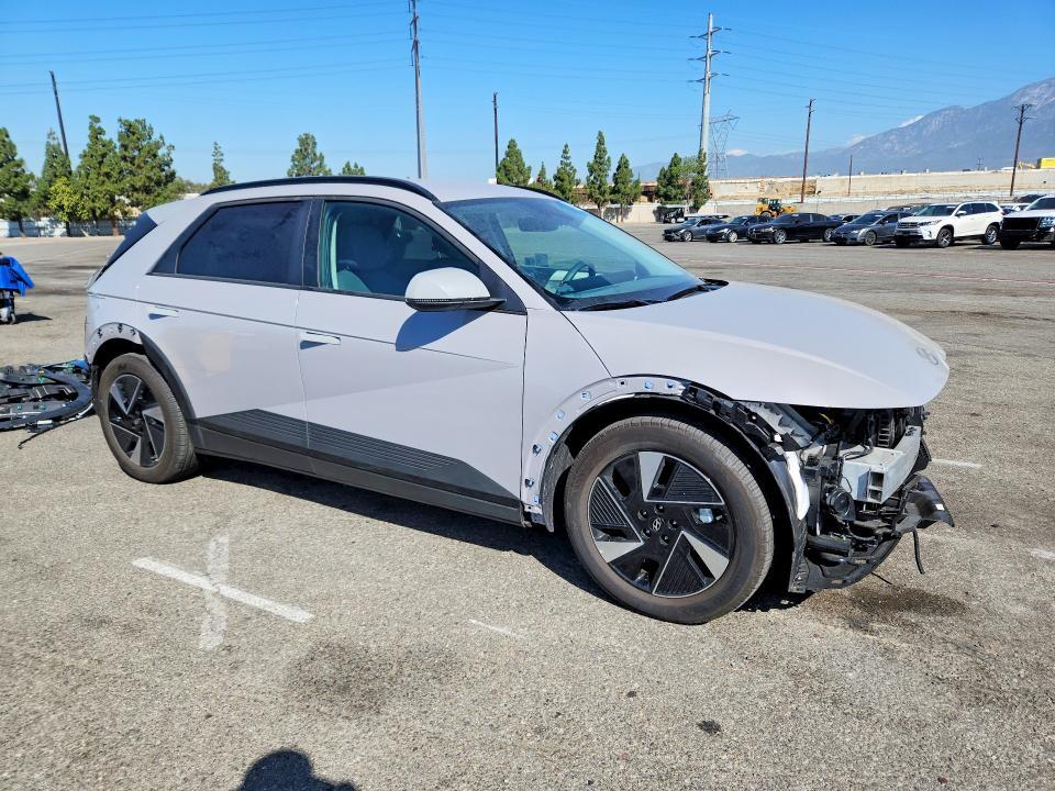 2025 HYUNDAI IONIQ 5 SEL — Фото 4 из 15