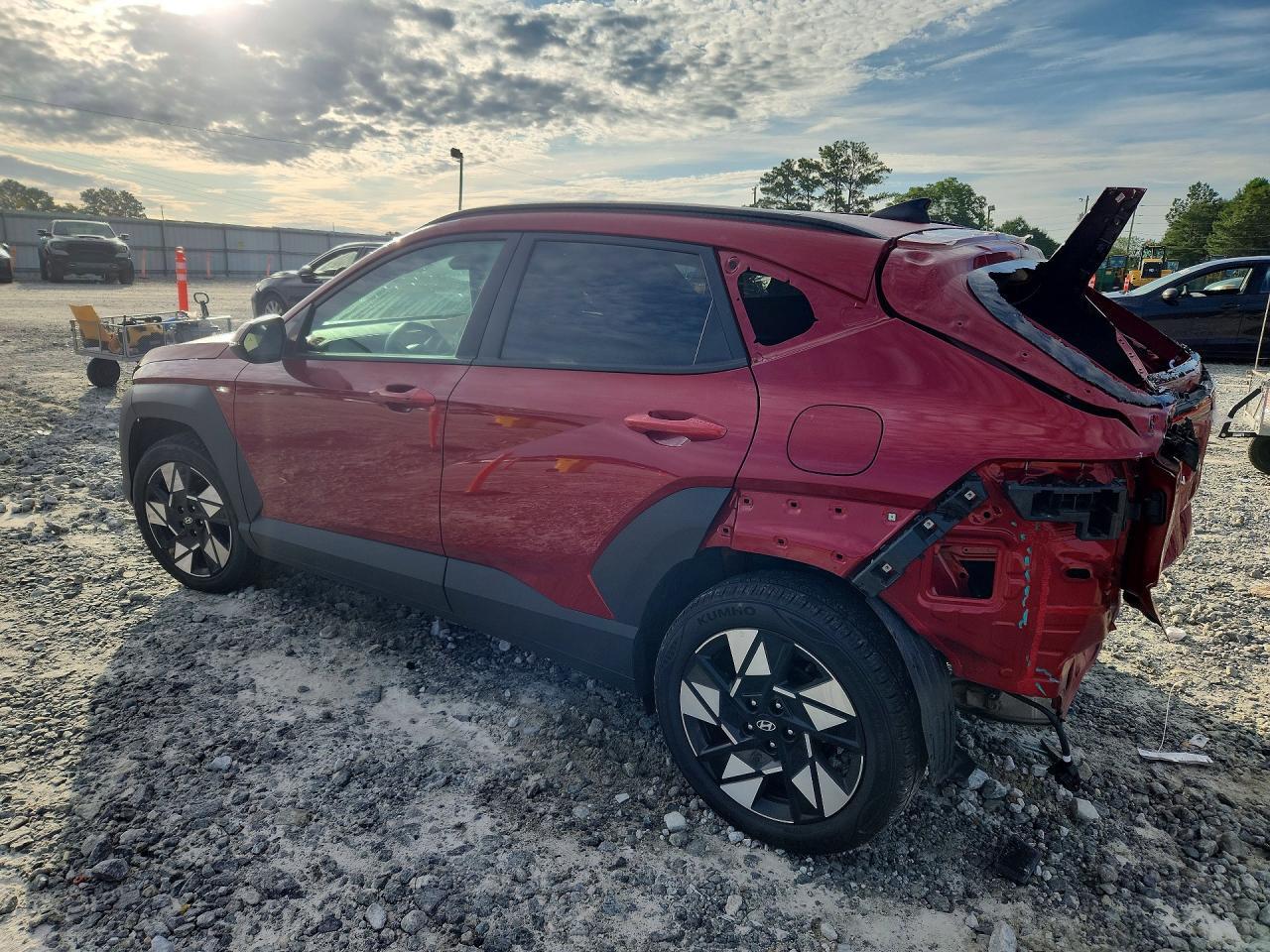 2025 HYUNDAI KONA SEL — Фото 2 из 14