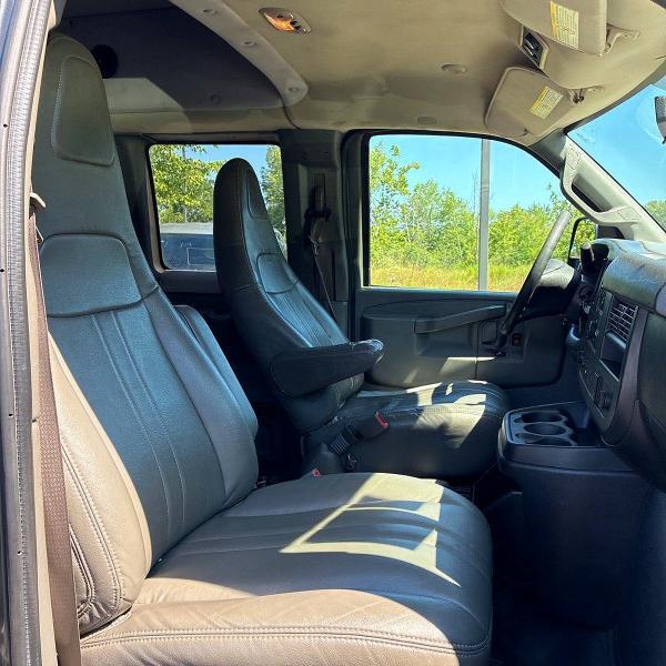 2017 CHEVROLET EXPRESS G2500 LS — Фото 5 из 14