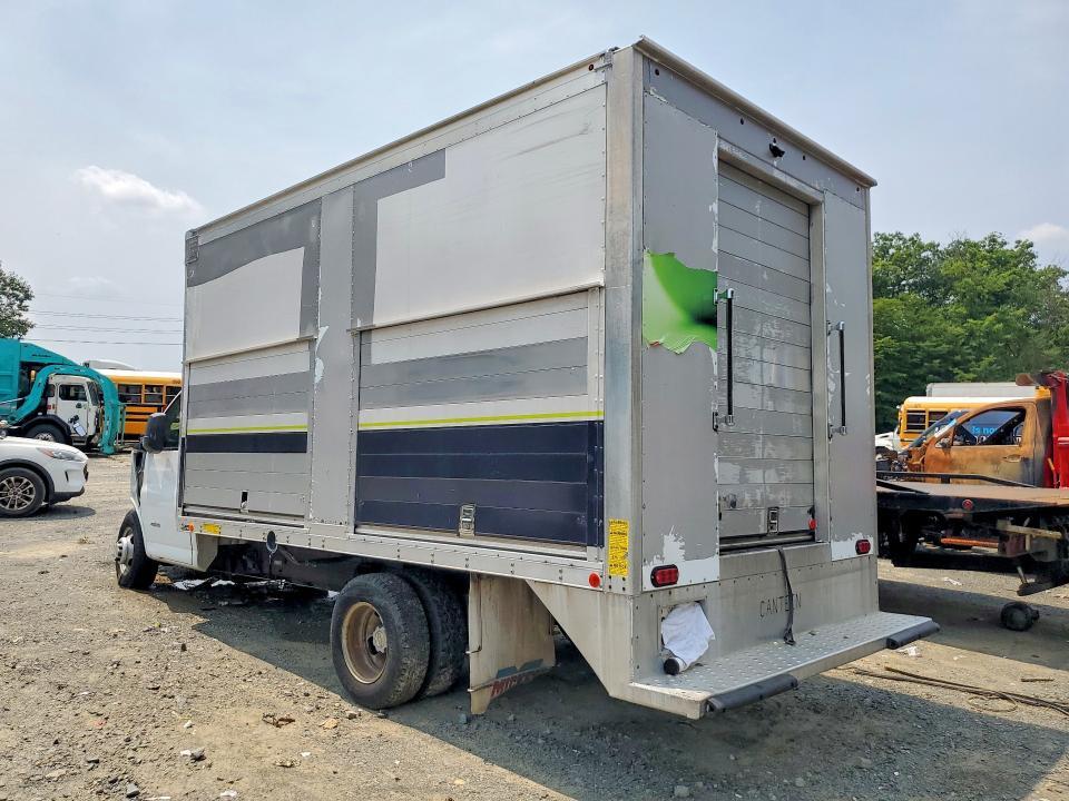 2017 CHEVROLET EXPRESS REFRIGERATED BOX TRUCK — Фото 2 из 13