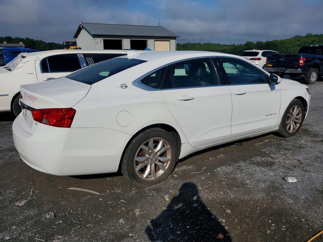 2017 CHEVROLET IMPALA LT — Фото 3 из 12