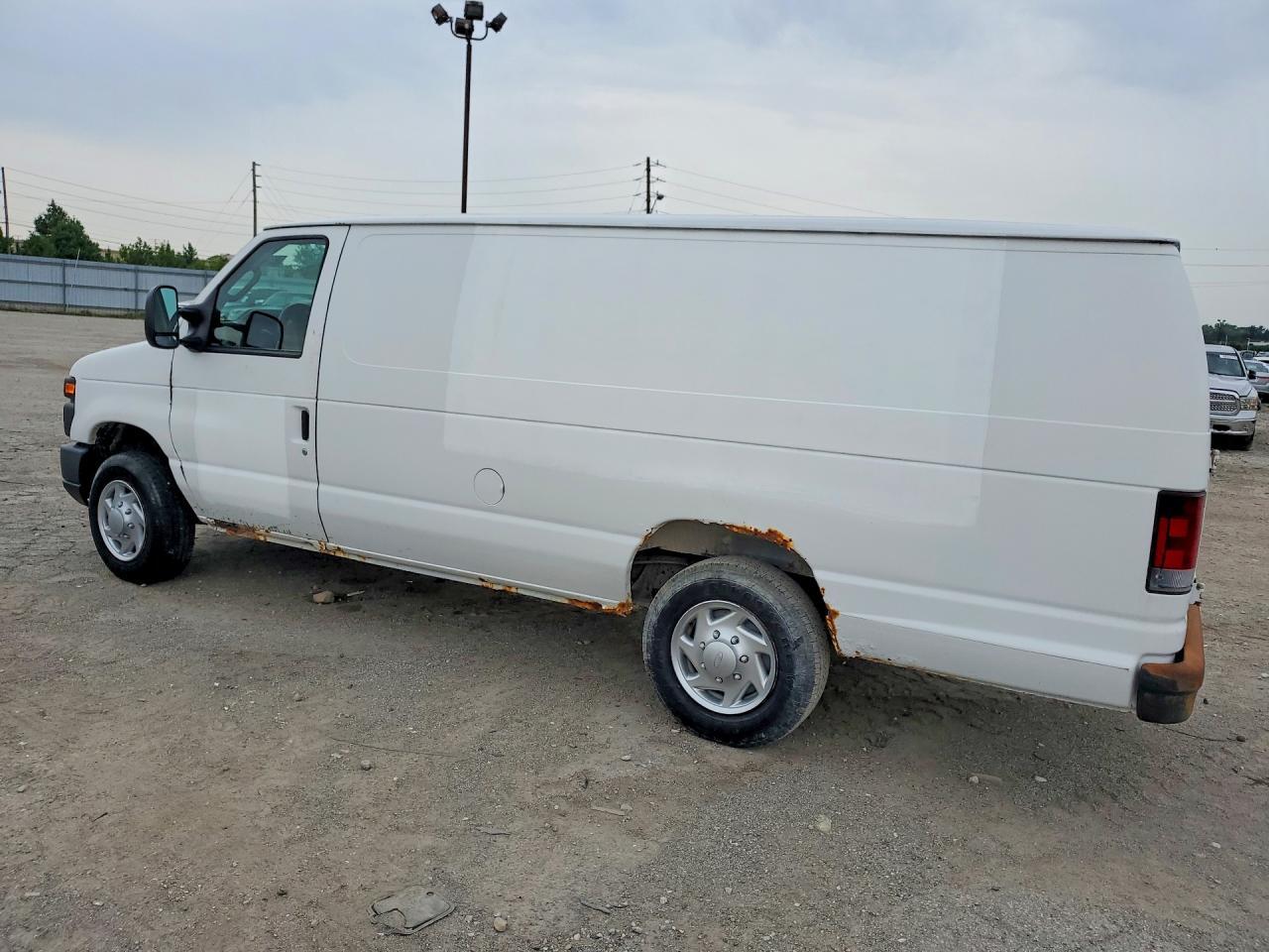 2011 FORD ECONOLINE E150 VAN — Фото 2 из 12