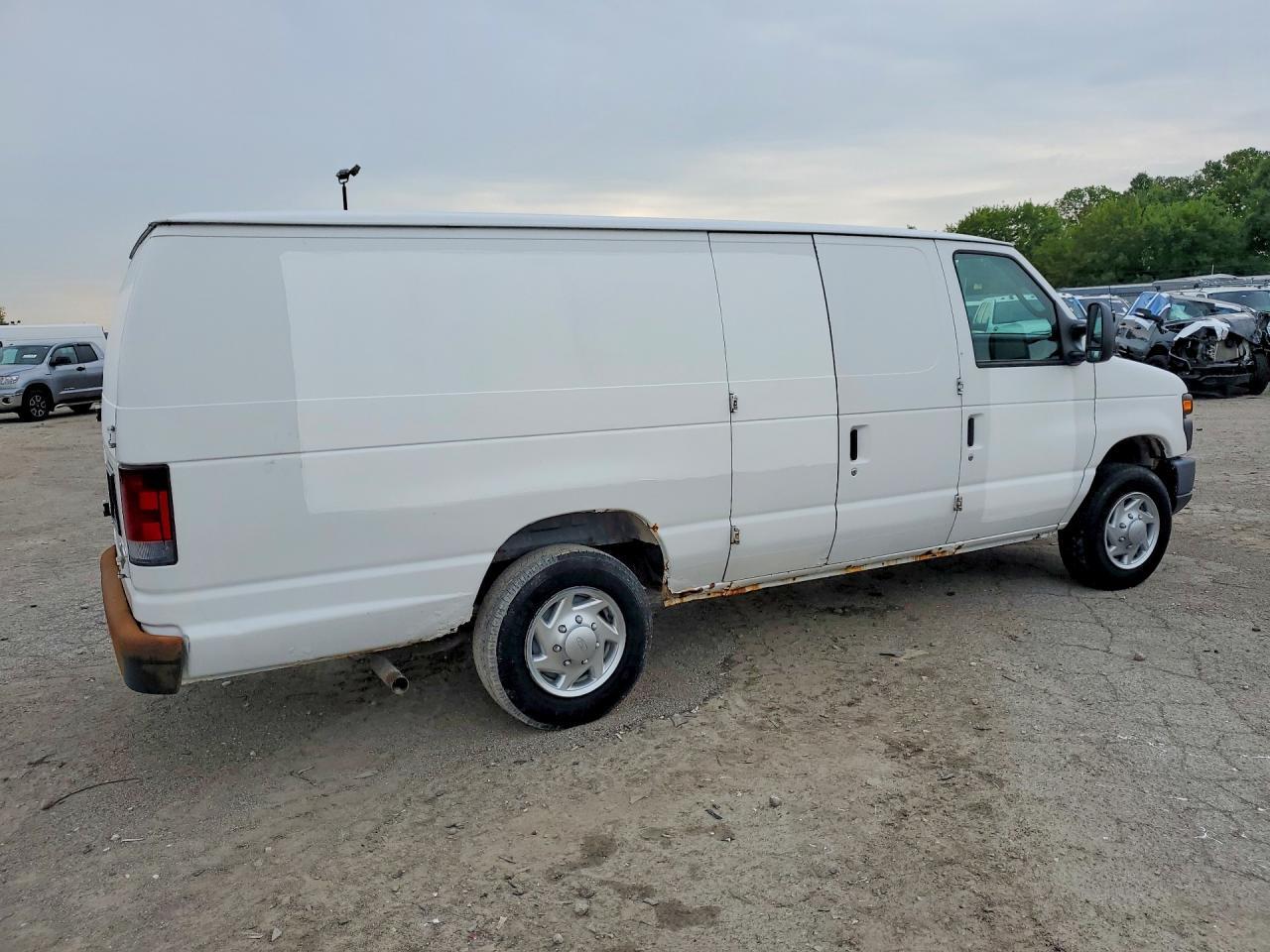 2011 FORD ECONOLINE E150 VAN — Фото 3 из 12