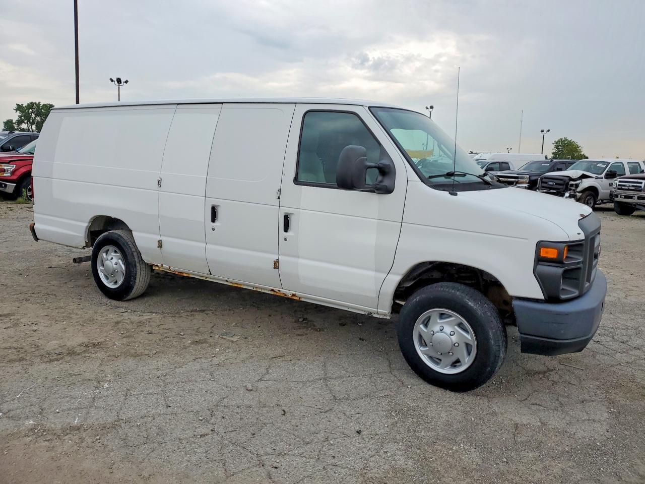 2011 FORD ECONOLINE E150 VAN — Фото 4 из 12