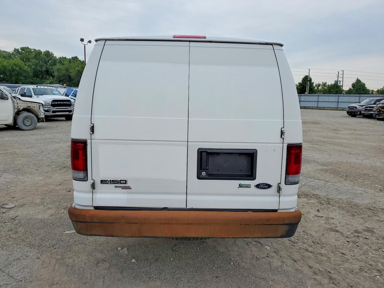 2011 FORD ECONOLINE E150 VAN — Фото 6 из 12