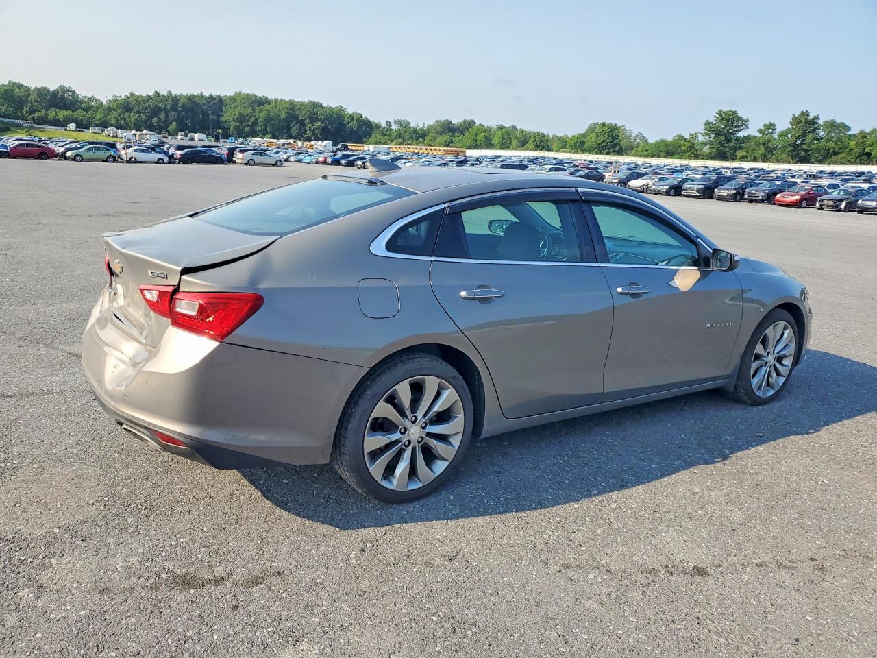 2017 CHEVROLET MALIBU PREMIER — Фото 3 из 12