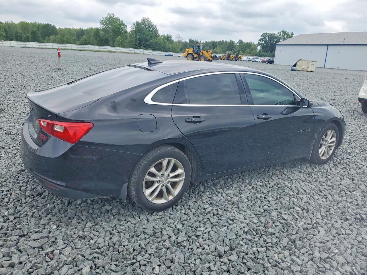 2017 CHEVROLET MALIBU LT — Фото 3 из 12