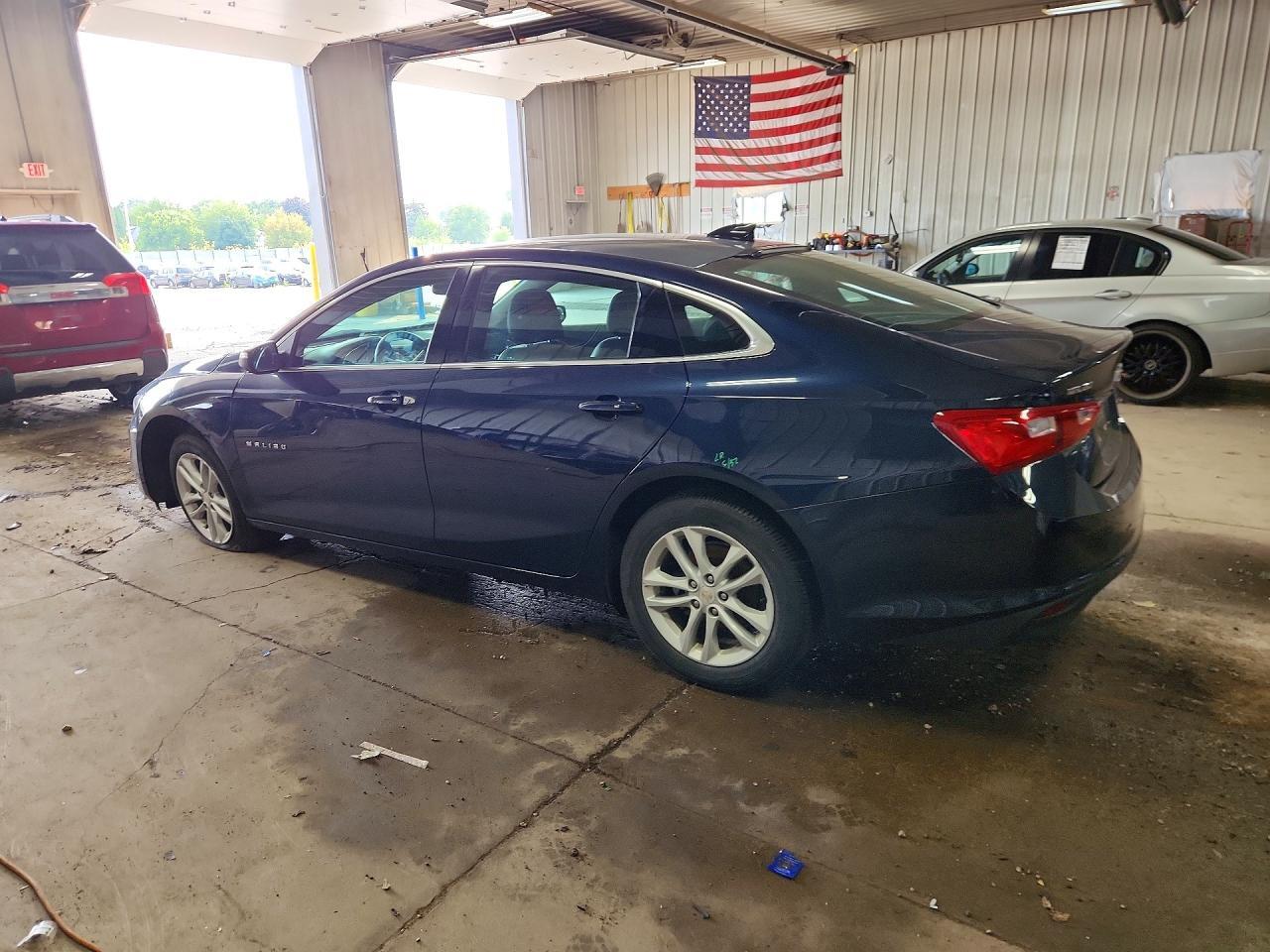 2017 CHEVROLET MALIBU HYBRID — Фото 2 из 12