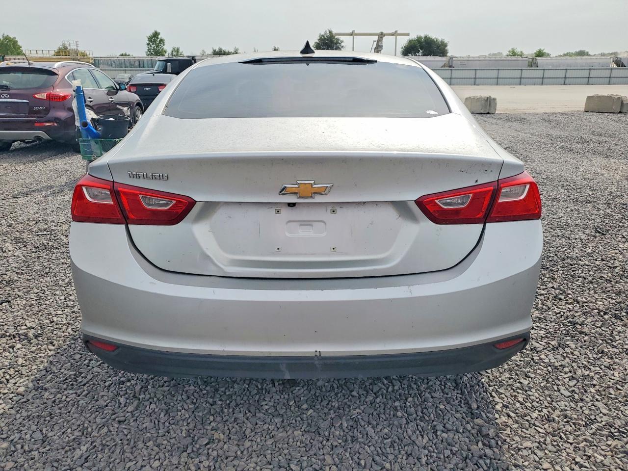 2017 CHEVROLET MALIBU LS — Фото 6 из 12