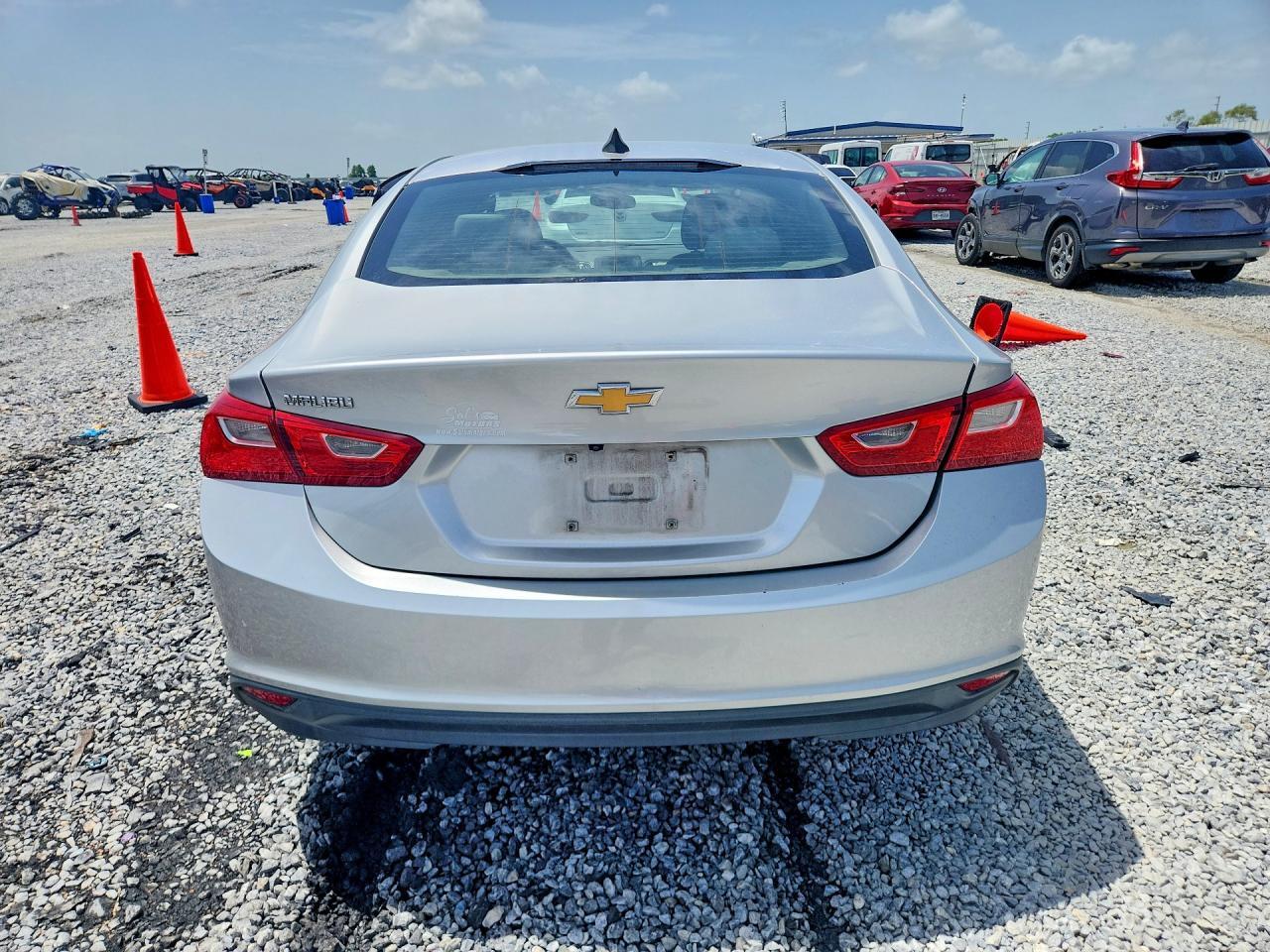 2017 CHEVROLET MALIBU LS — Фото 6 из 12
