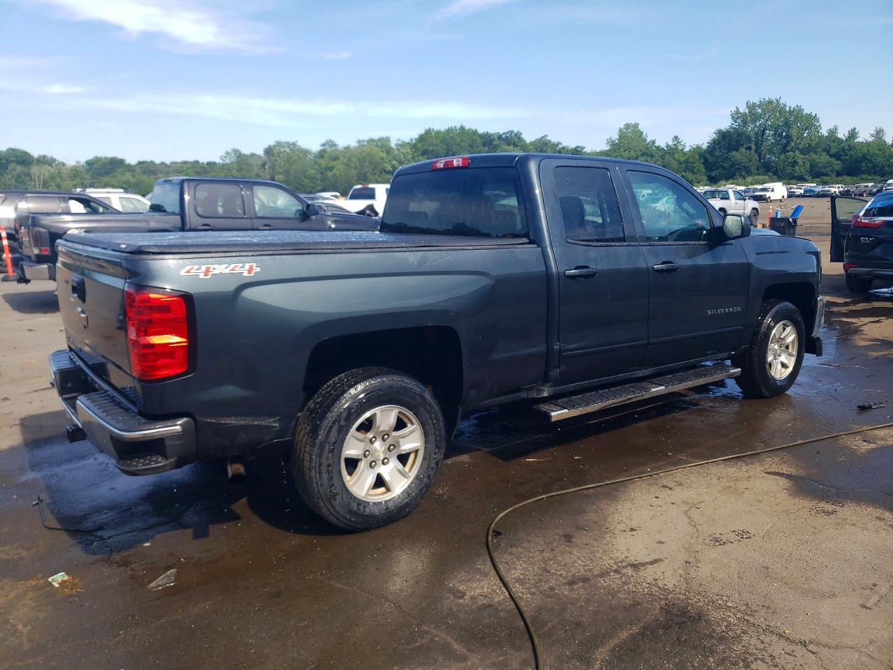2017 CHEVROLET SILVERADO K1500 LT — Фото 3 из 12