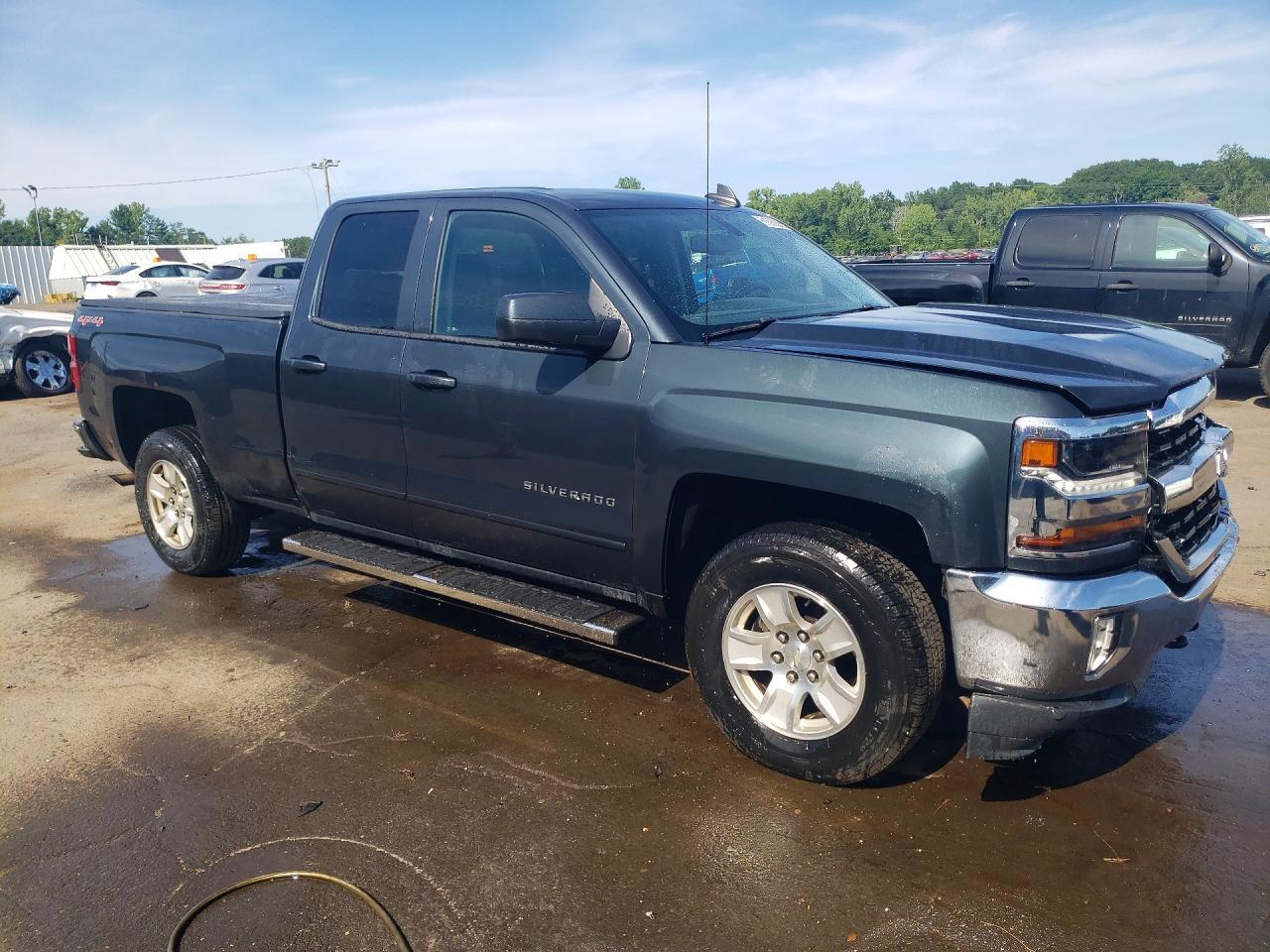2017 CHEVROLET SILVERADO K1500 LT — Фото 4 из 12