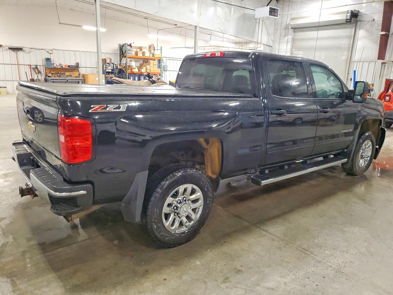 2017 CHEVROLET SILVERADO K2500 HEAVY DUTY LT — Фото 3 из 12