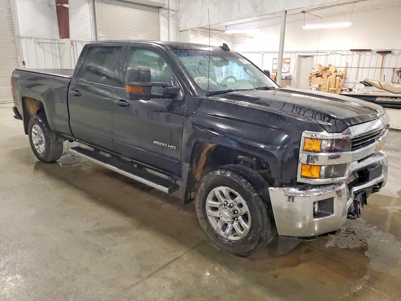 2017 CHEVROLET SILVERADO K2500 HEAVY DUTY LT — Фото 4 из 12