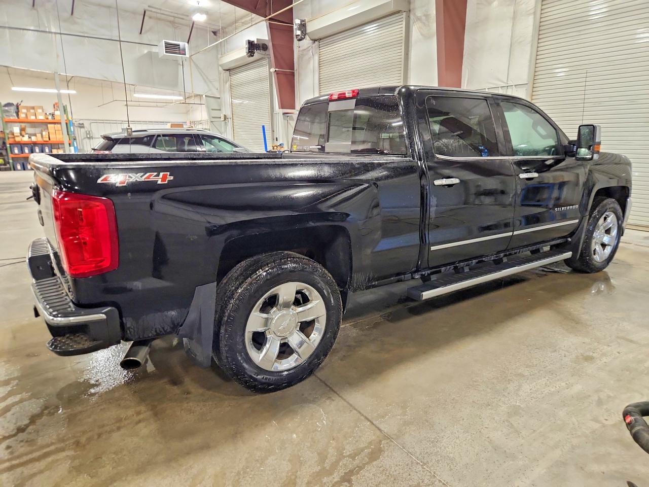 2017 CHEVROLET SILVERADO K1500 LTZ — Фото 3 из 12