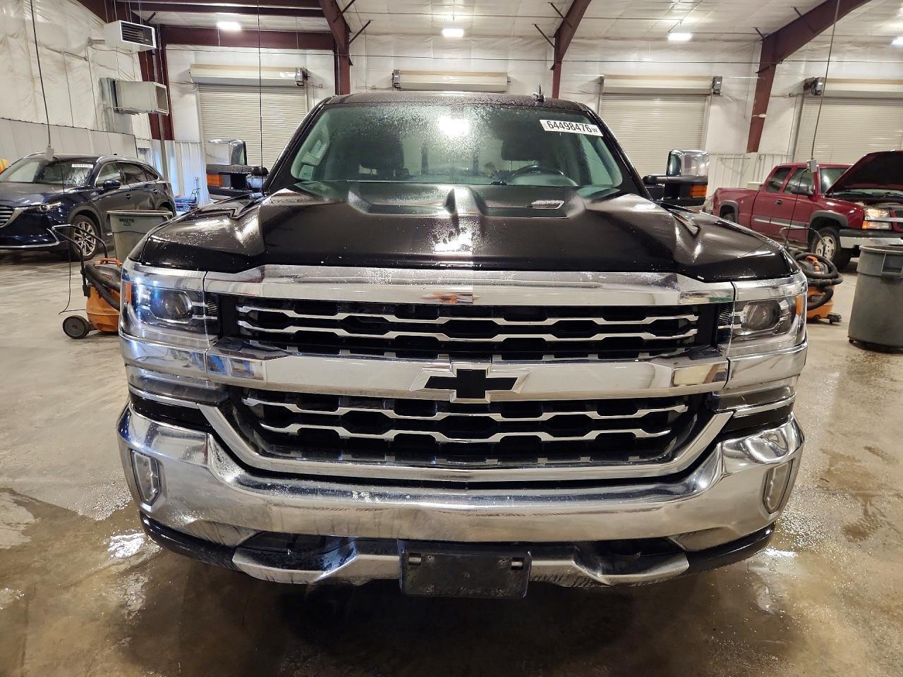 2017 CHEVROLET SILVERADO K1500 LTZ — Фото 5 из 12