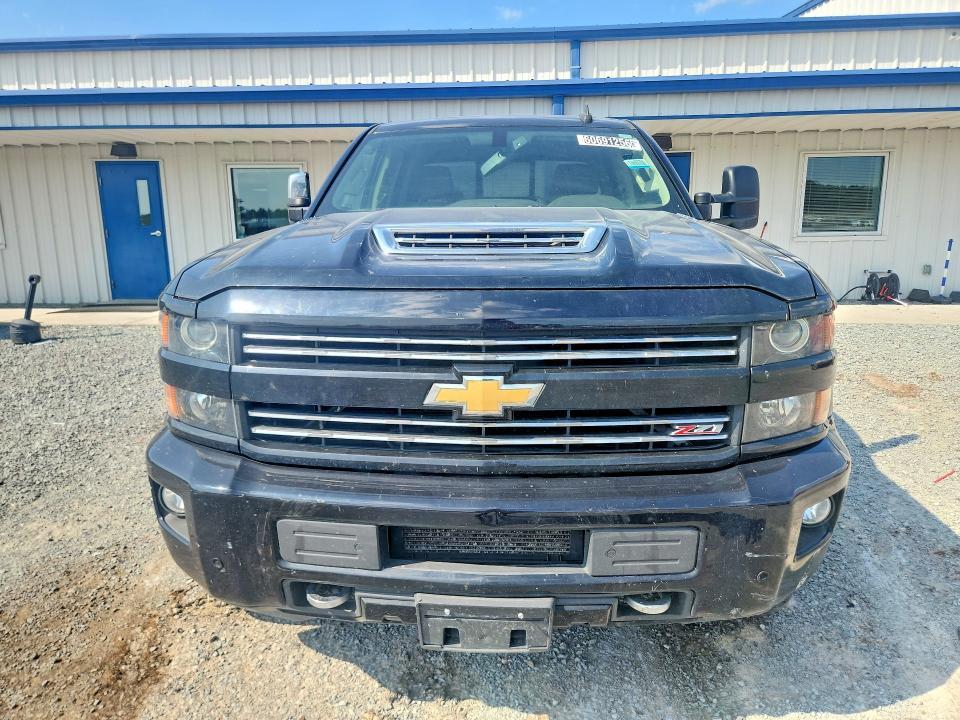 2017 CHEVROLET SILVERADO K3500 LTZ — Фото 5 из 12