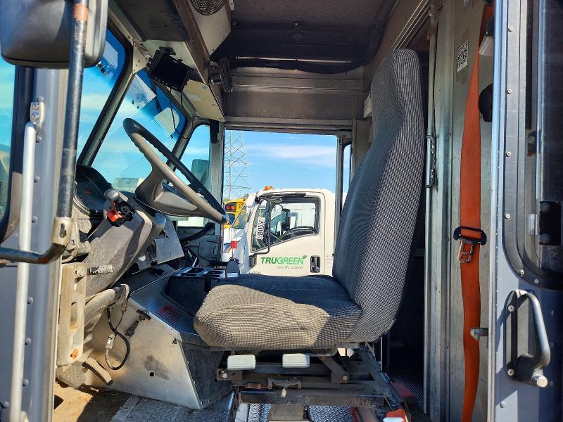 2021 FREIGHTLINER MT45G DELIVERY TRUCK — Фото 7 из 13