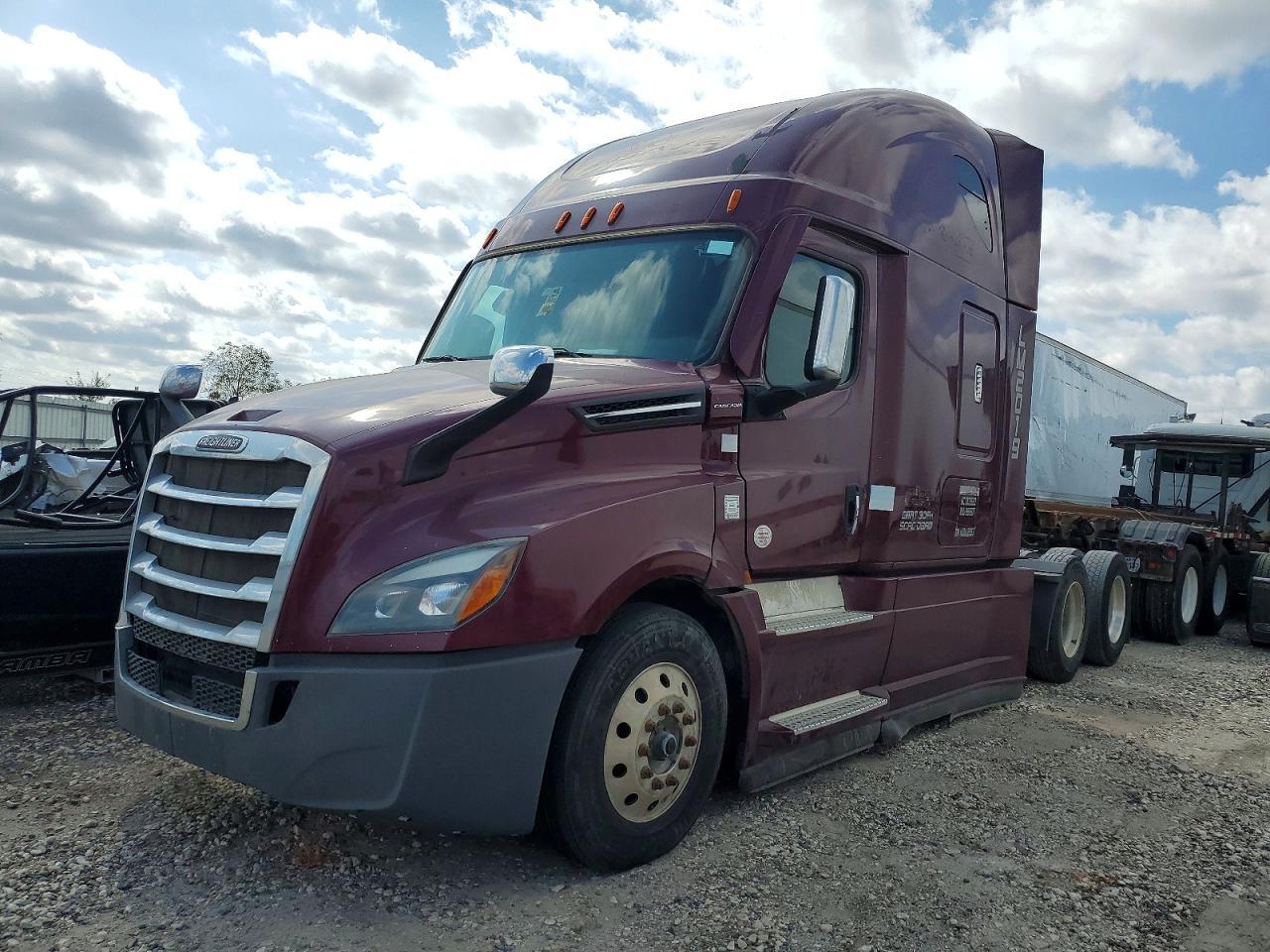 2021 FREIGHTLINER CASCADIA 126 SEMI TRUCK — Фото 2 из 10