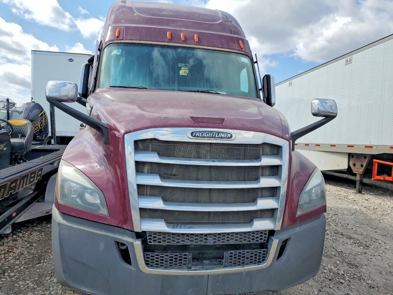 2021 FREIGHTLINER CASCADIA 126 SEMI TRUCK — Фото 9 из 10