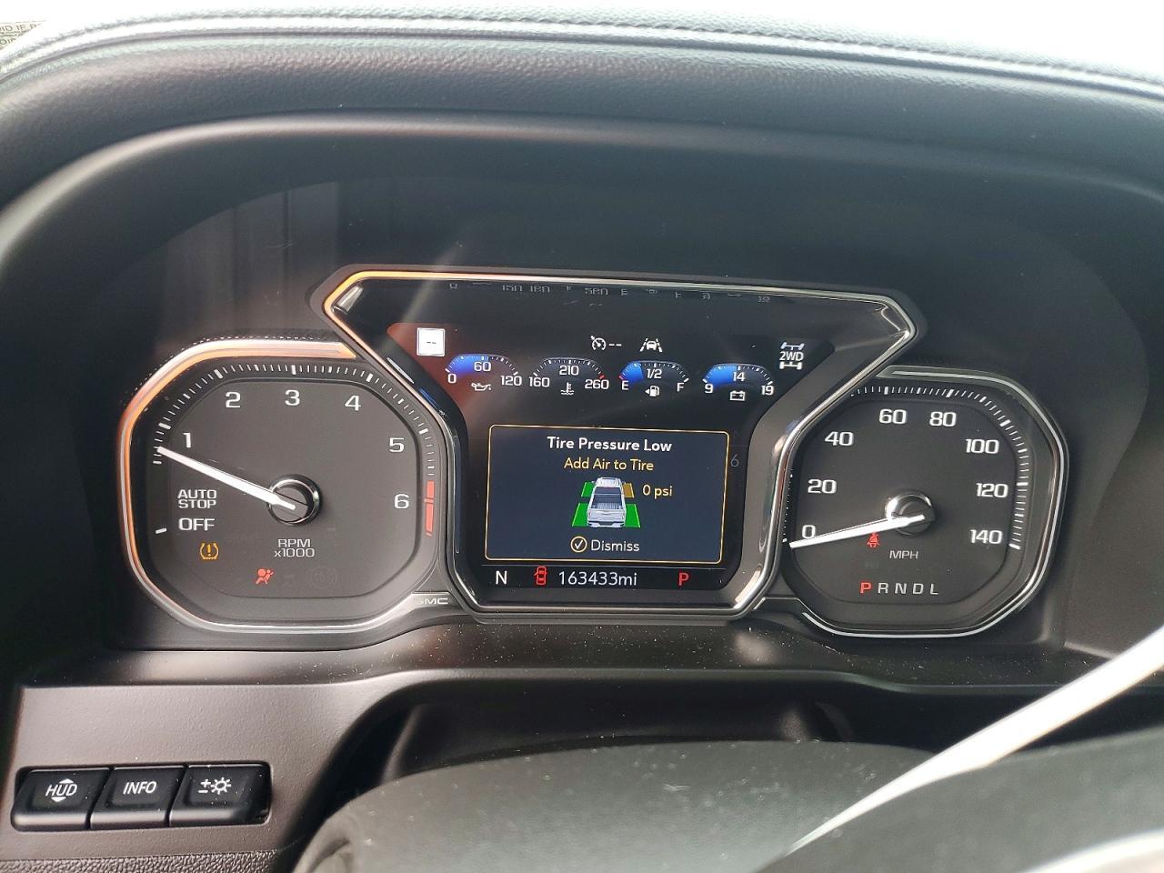 2021 GMC SIERRA K1500 DENALI — Фото 9 из 12