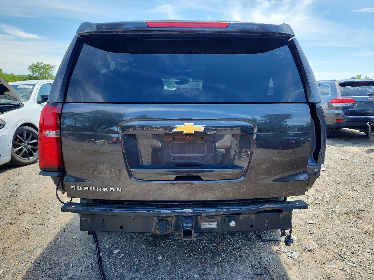 2017 CHEVROLET SUBURBAN K1500 LT — Фото 6 из 14