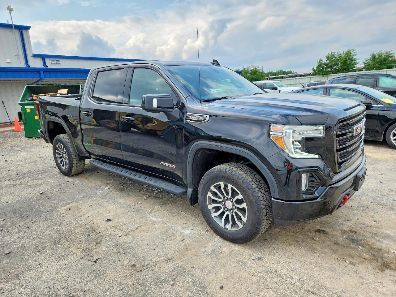 2021 GMC SIERRA K1500 AT4 — Фото 4 из 12