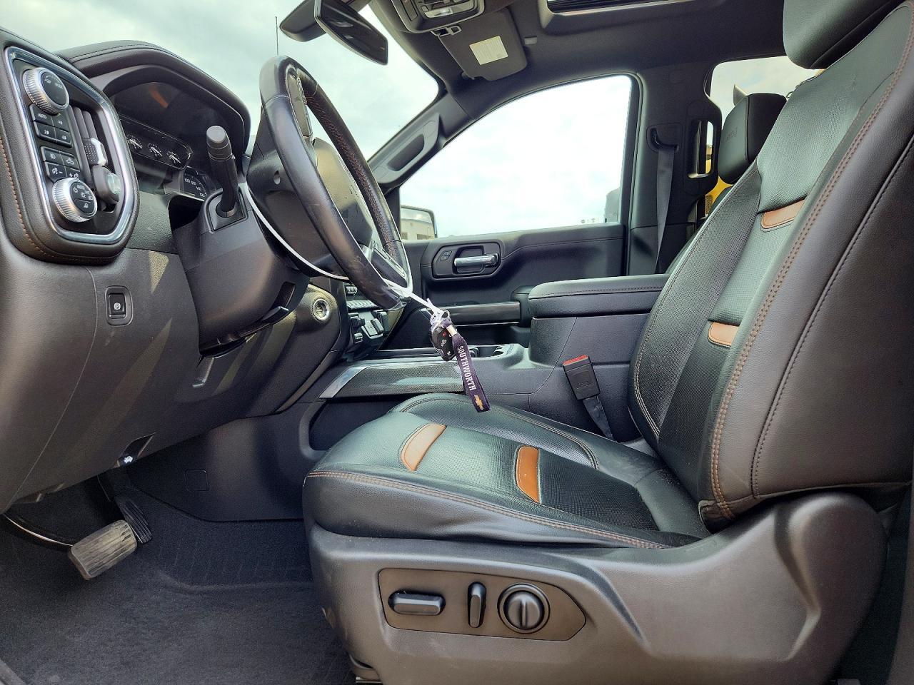 2021 GMC SIERRA K1500 AT4 — Фото 7 из 12