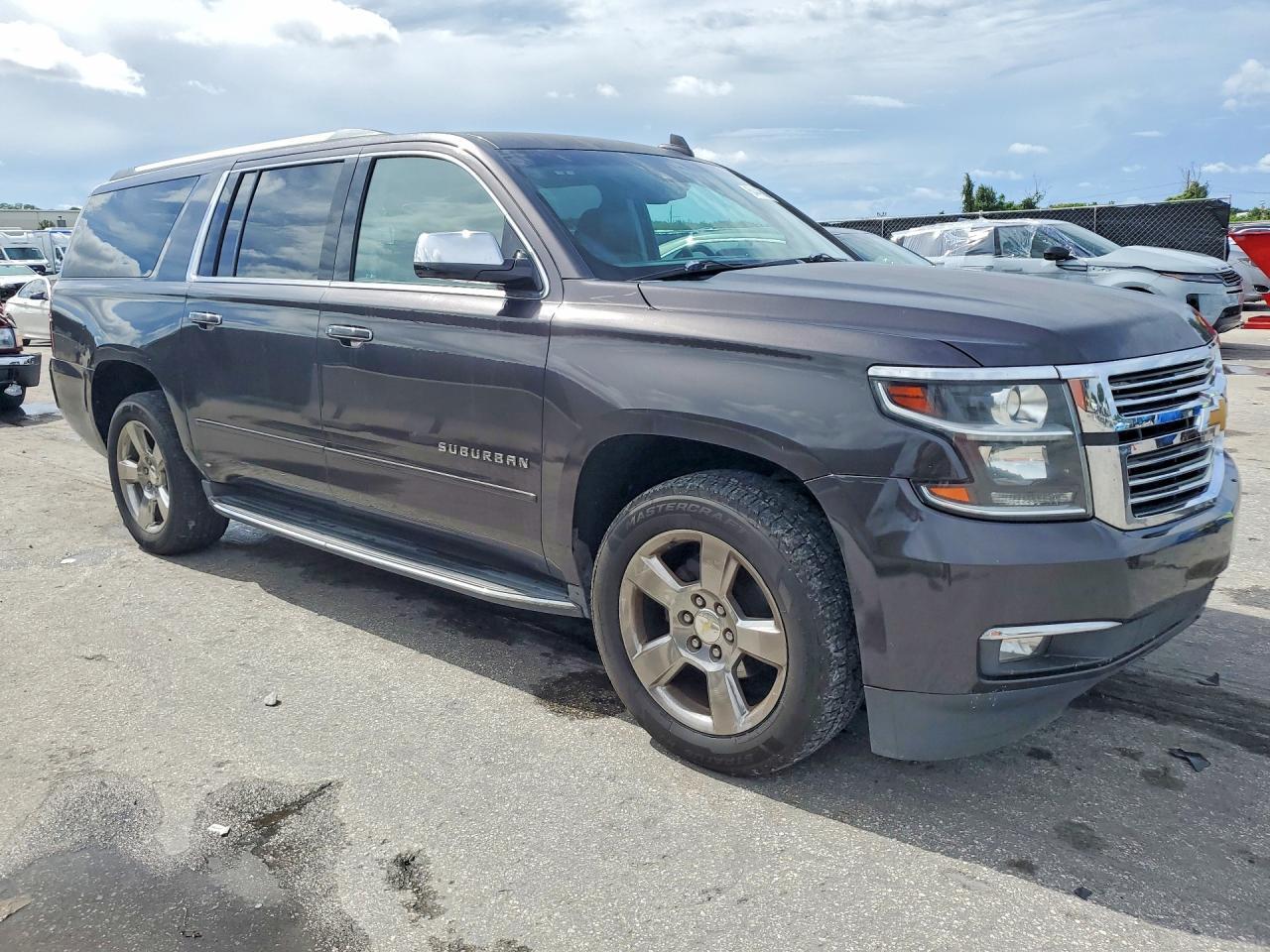 2017 CHEVROLET SUBURBAN K1500 PREMIER — Фото 4 из 13
