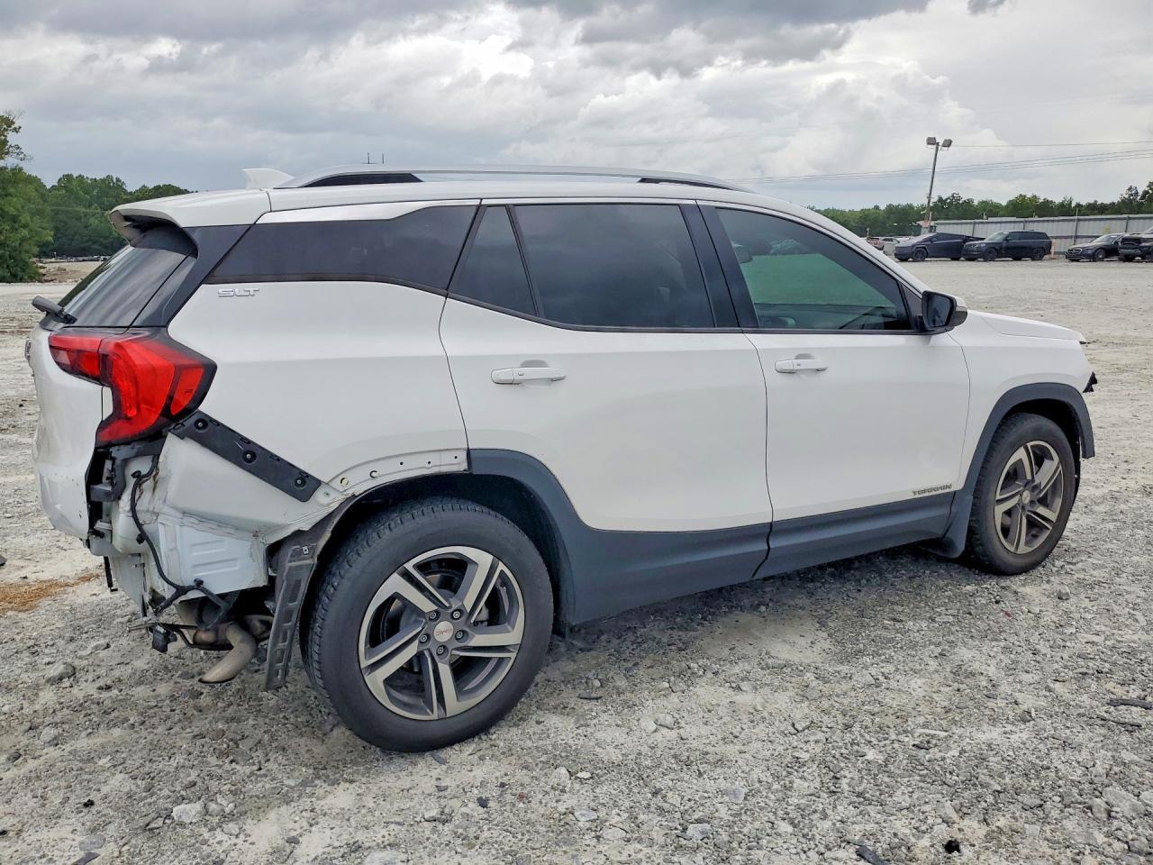2021 GMC TERRAIN SLT — Фото 3 из 14