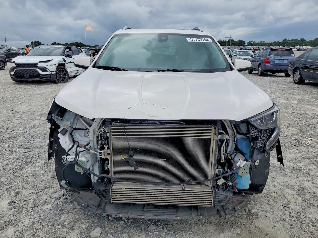 2021 GMC TERRAIN SLT — Фото 5 из 14
