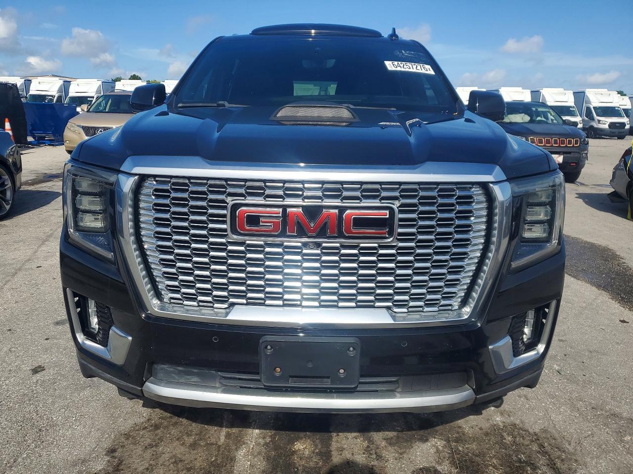 2021 GMC YUKON XL DENALI — Фото 5 из 13