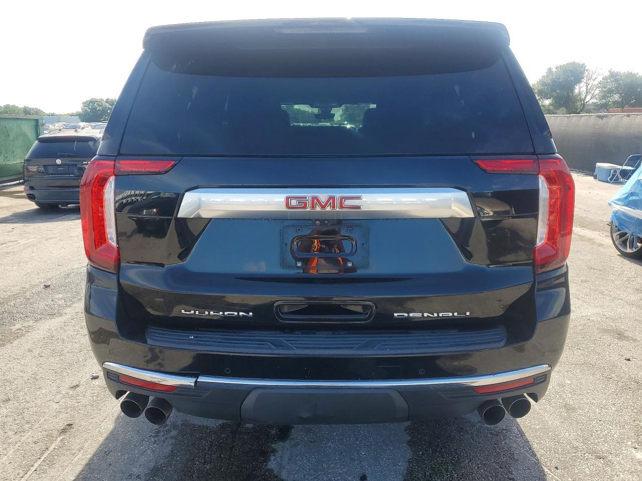 2021 GMC YUKON XL DENALI — Фото 6 из 13