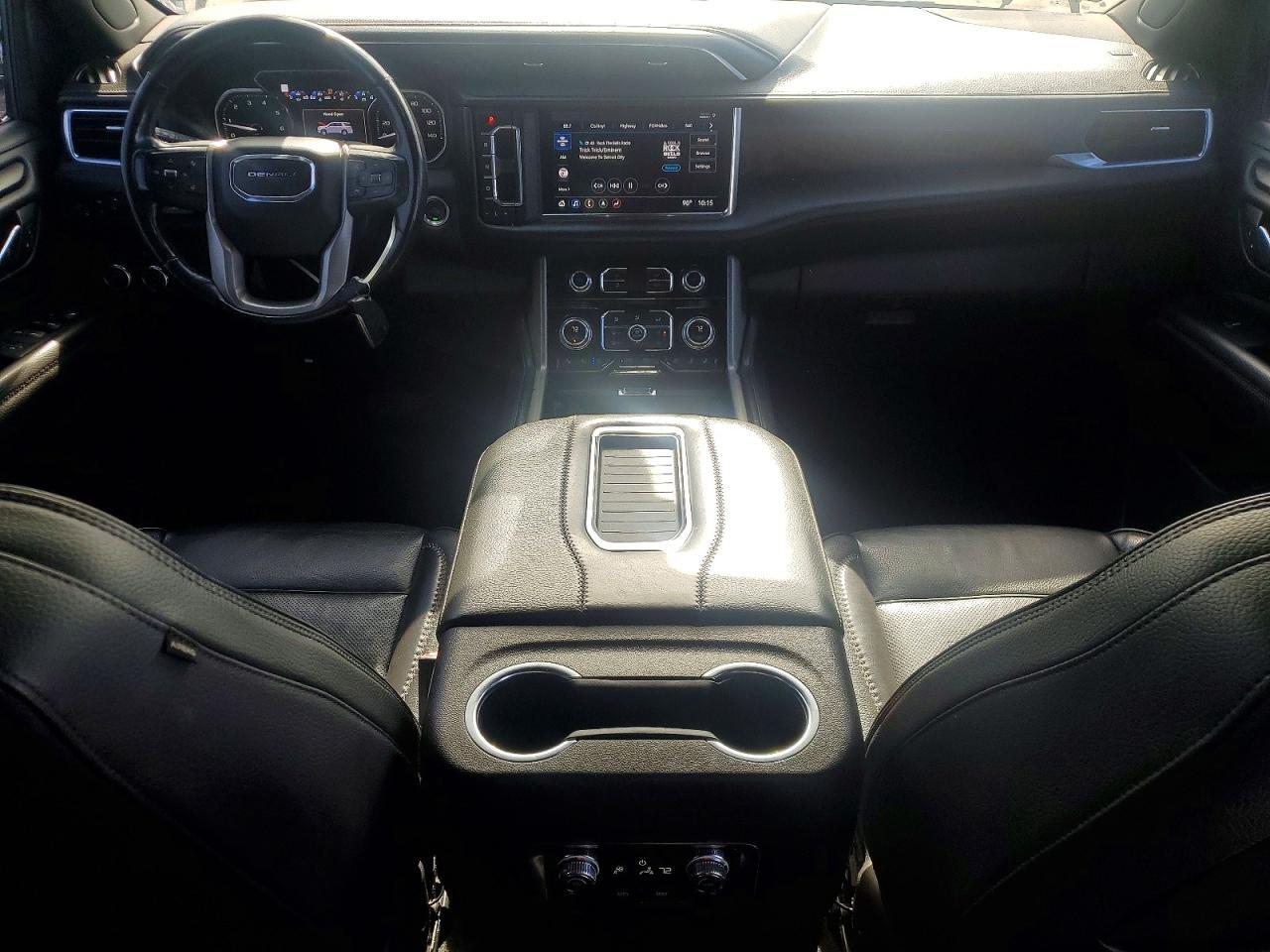 2021 GMC YUKON XL DENALI — Фото 8 из 13